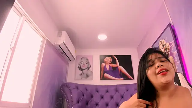 emma  milk  online show from 03-18-25, 05:53