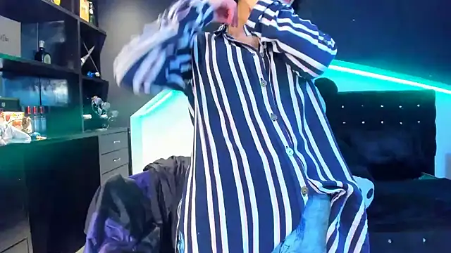 Coral Gibson online show from 02-21-25, 12:39