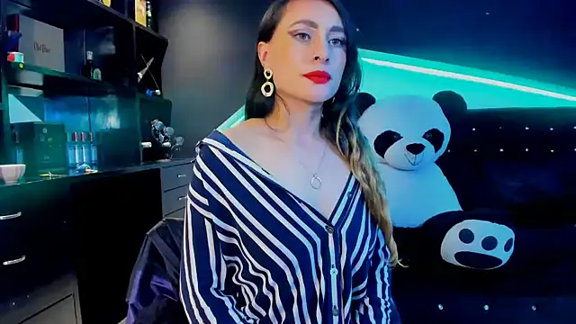 Coral Gibson online show from 02-21-25, 03:43