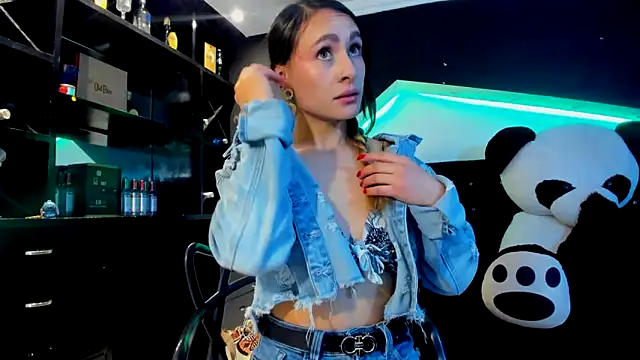 Coral Gibson online show from 03-07-25, 12:23