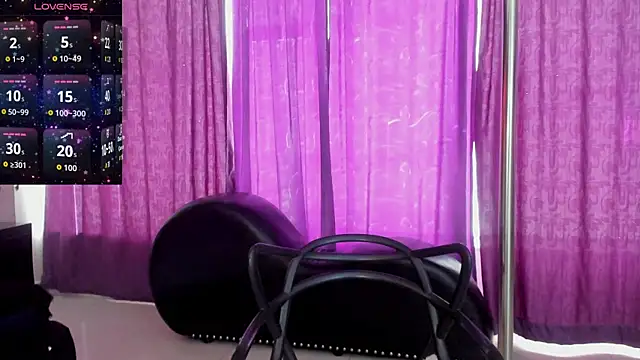 Coral Gibson online show from 10-06-25, 01:19