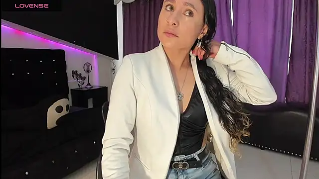 Coral Gibson online show from 04-14-26, 12:22