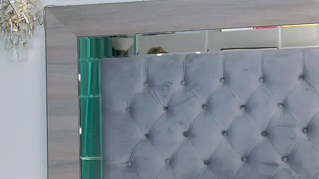 Lorehottie online show from 09-24-25, 01:47