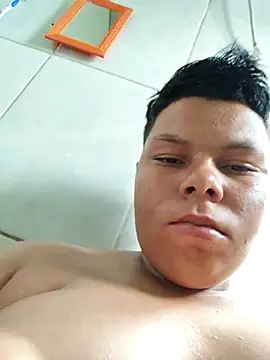 Snapshot of putoso031 chatting on 03-16-25, 06:44 putoso031 online show from 03-16-25, 06:44