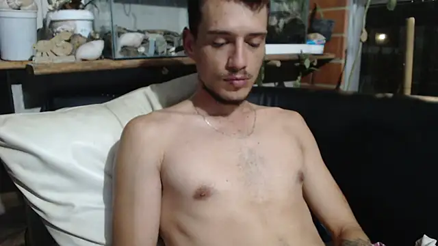 roystonee01 online show from 02-13-26, 07:15