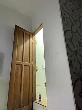 Snapshot of Carolinen chatting on 01-14-25, 08:37 Carolinen online show from 01-14-25, 08:37