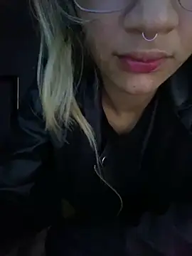 Snapshot of Carolinen chatting on 02-13-25, 03:18 Carolinen online show from 02-13-25, 03:18