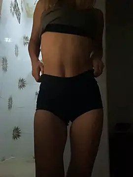 Snapshot of Carolinen chatting on 03-20-25, 07:46 Carolinen online show from 03-20-25, 07:46