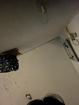 Snapshot of Carolinen chatting on 09-21-25, 04:30 Carolinen online show from 09-21-25, 04:30