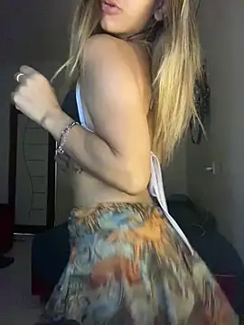 Snapshot of Carolinen chatting on 09-24-25, 07:39 Carolinen online show from 09-24-25, 07:39