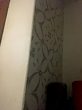 Snapshot of Carolinen chatting on 09-25-25, 05:49 Carolinen online show from 09-25-25, 05:49