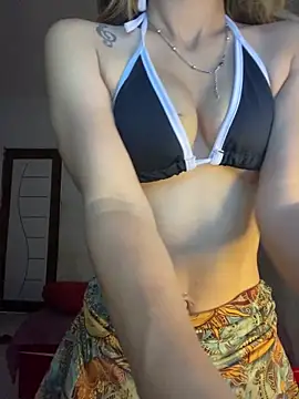 Snapshot of Carolinen chatting on 09-26-25, 09:52 Carolinen online show from 09-26-25, 09:52