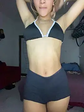 Snapshot of Carolinen chatting on 09-30-25, 07:41 Carolinen online show from 09-30-25, 07:41