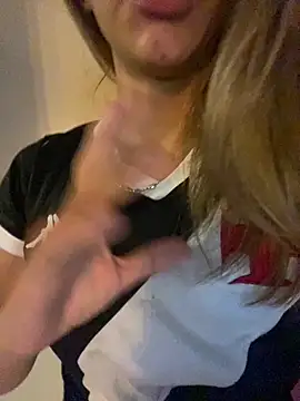 Carolinen online show from 03-25-26, 06:36