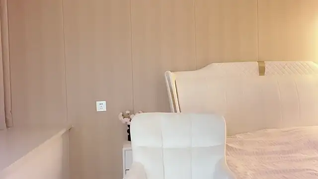 Snapshot of jiaozi-kiss chatting on 01-08-25, 01:32 jiaozi-kiss online show from 01-08-25, 01:32