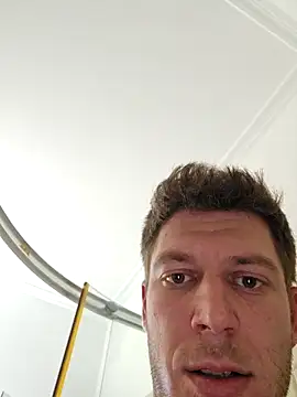 Snapshot of Alexxxmaster1312 chatting on 12-18-25, 02:45 Alexxxmaster1312 online show from 12-18-25, 02:45