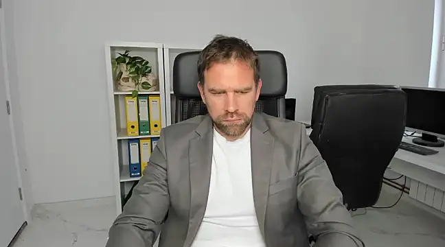 John-E-Dough online show from 12-06-24, 08:59