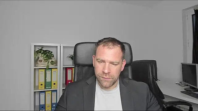 John-E-Dough online show from 12-27-24, 05:52