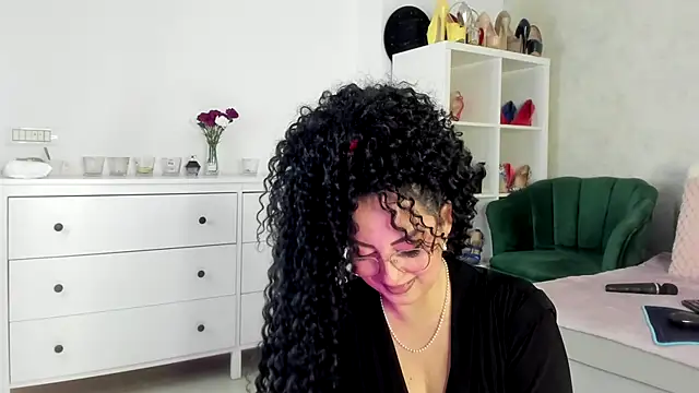 anissia teaser online show from 09-30-25, 05:34