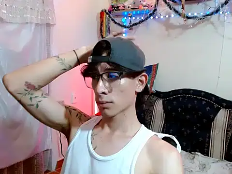 Snapshot of Yedrix chatting on 12-16-24, 01:00 Yedrix online show from 12-16-24, 01:00