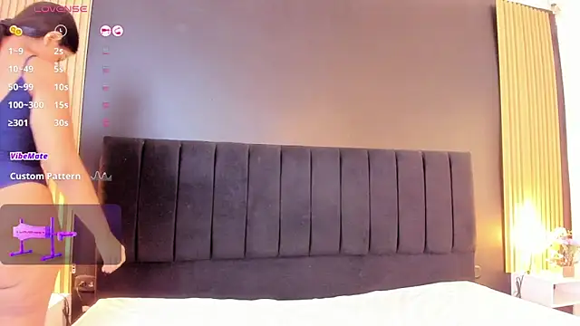 Snapshot of sweetsofia18 chatting on 09-20-25, 11:00 sweetsofia18 online show from 09-20-25, 11:00