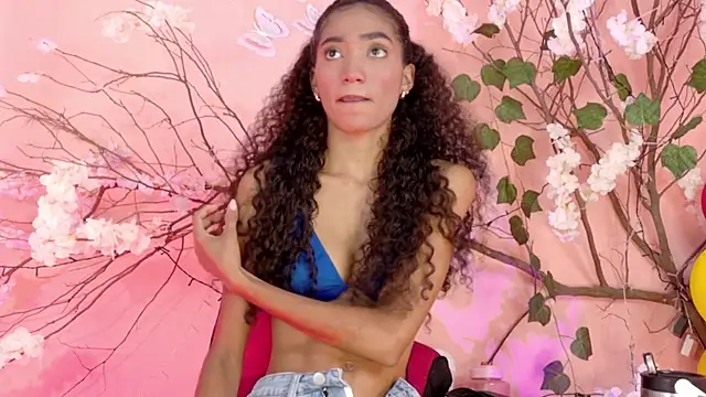 Snapshot of Charlotte_Love10 chatting on 06-20-26, 11:13 Charlotte Love10 online show from 06-20-26, 11:13