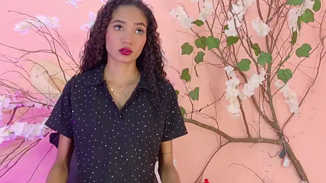 Snapshot of Charlotte_Love10 chatting on 07-05-26, 07:54 Charlotte Love10 online show from 07-05-26, 07:54
