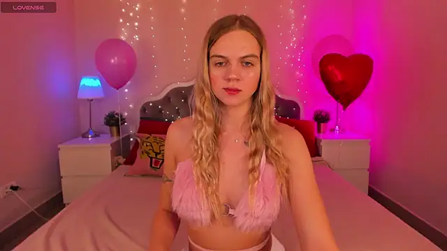 Snapshot of Aria69Stars chatting on 03-07-25, 01:31 Aria69Stars online show from 03-07-25, 01:31