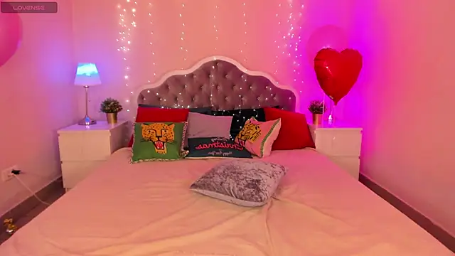 Snapshot of Aria69Stars chatting on 03-12-25, 10:05 Aria69Stars online show from 03-12-25, 10:05