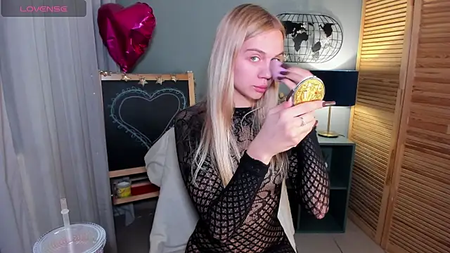 Snapshot of Aria69Stars chatting on 09-21-25, 08:49 Aria69Stars online show from 09-21-25, 08:49