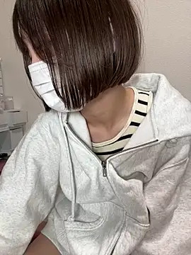 Snapshot of -x_MIU_x chatting on 01-19-25, 10:06 -x MIU x online show from 01-19-25, 10:06