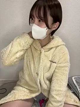 Snapshot of -x_MIU_x chatting on 03-10-25, 11:10 -x MIU x online show from 03-10-25, 11:10