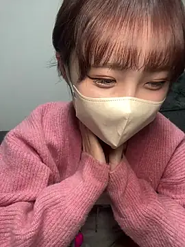 Snapshot of -x_MIU_x chatting on 02-12-26, 10:10 -x MIU x online show from 02-12-26, 10:10