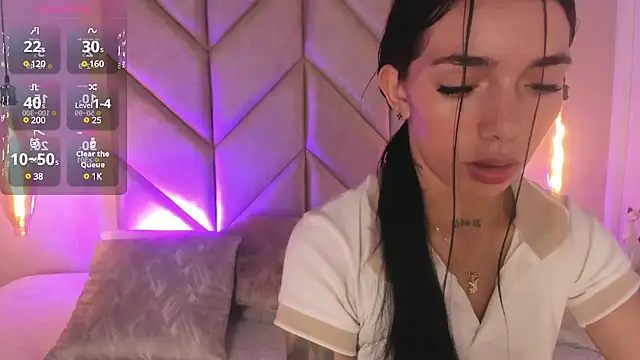 Mollymoon1 online show from 12-14-24, 08:08