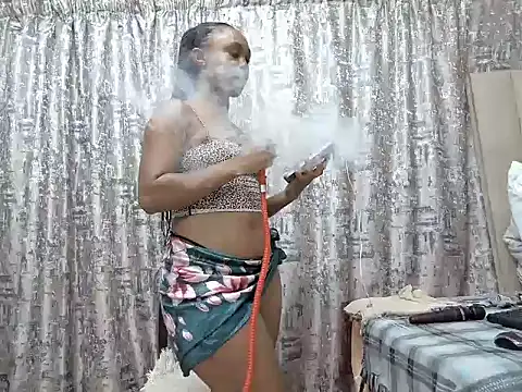 Snapshot of Pearl_00 chatting on 01-17-25, 06:12 Pearl 00 online show from 01-17-25, 06:12