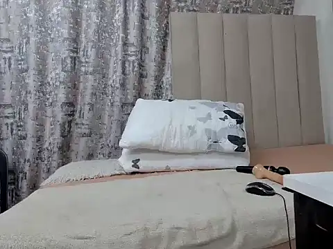 Snapshot of Pearl_00 chatting on 01-30-25, 10:30 Pearl 00 online show from 01-30-25, 10:30