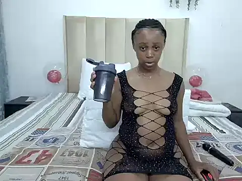 Snapshot of Pearl_00 chatting on 02-12-25, 05:05 Pearl 00 online show from 02-12-25, 05:05