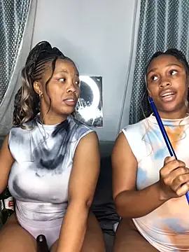 Snapshot of Pearl_00 chatting on 09-25-25, 09:40 Pearl 00 online show from 09-25-25, 09:40