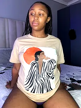 Snapshot of Pearl_00 chatting on 10-16-25, 08:26 Pearl 00 online show from 10-16-25, 08:26