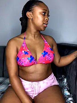 Snapshot of Pearl_00 chatting on 10-23-25, 10:19 Pearl 00 online show from 10-23-25, 10:19