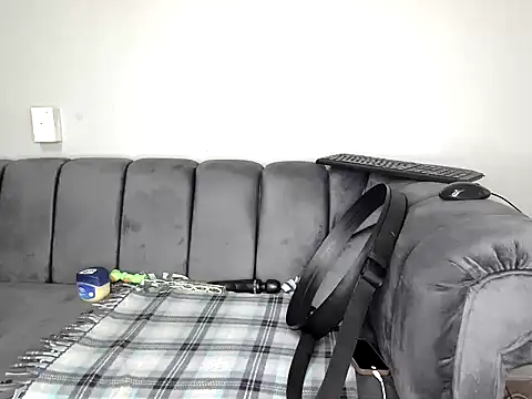 Snapshot of Pearl_00 chatting on 11-24-25, 12:38 Pearl 00 online show from 11-24-25, 12:38