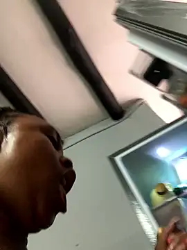 Snapshot of Pearl_00 chatting on 01-10-26, 12:40 Pearl 00 online show from 01-10-26, 12:40