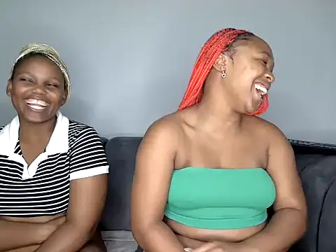 Snapshot of Pearl_00 chatting on 02-02-26, 06:39 Pearl 00 online show from 02-02-26, 06:39