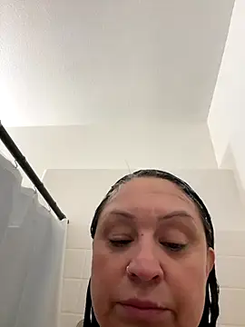 AlyssiaAmoreXO online show from 10-04-25, 06:17