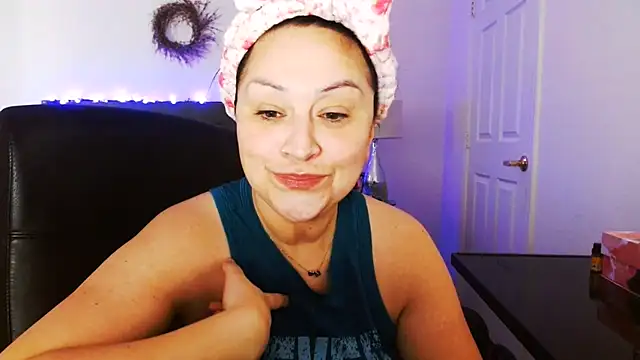 Snapshot of AlyssiaAmoreXO chatting on 07-09-26, 04:22 AlyssiaAmoreXO online show from 07-09-26, 04:22