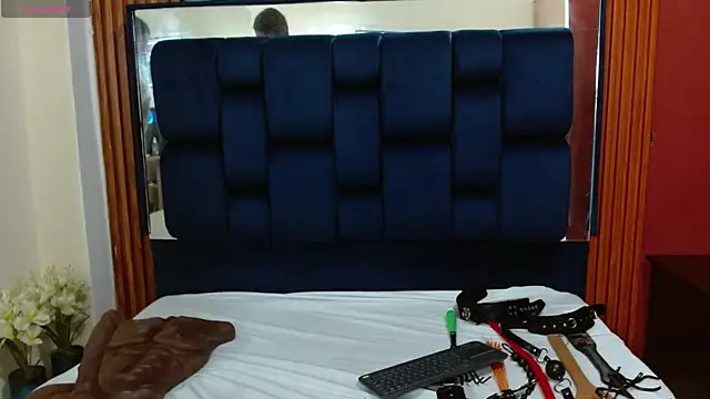 Snapshot of ValentinaThomas chatting on 02-11-25, 07:27 ValentinaThomas online show from 02-11-25, 07:27