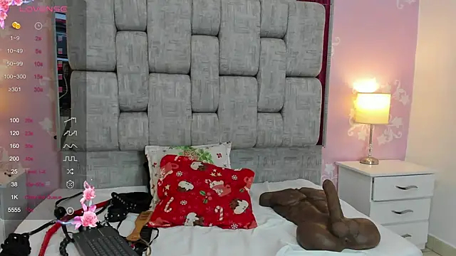 Snapshot of ValentinaThomas chatting on 03-20-25, 08:40 ValentinaThomas online show from 03-20-25, 08:40