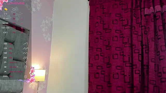 Snapshot of ValentinaThomas chatting on 03-20-25, 11:45 ValentinaThomas online show from 03-20-25, 11:45