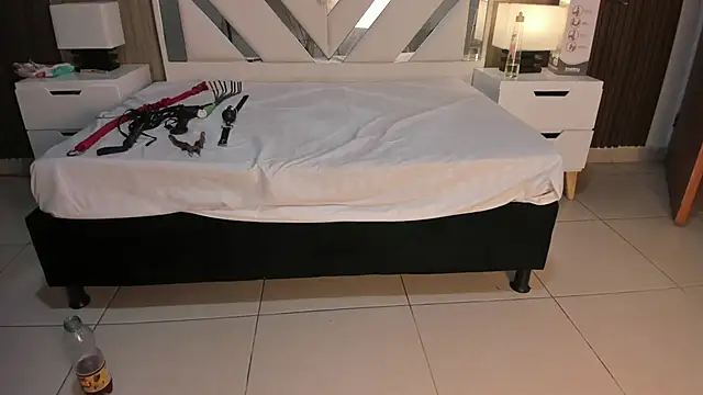 Snapshot of ValentinaThomas chatting on 10-11-25, 09:02 ValentinaThomas online show from 10-11-25, 09:02