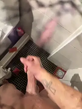 lescro95  online show from 12-05-25, 04:14